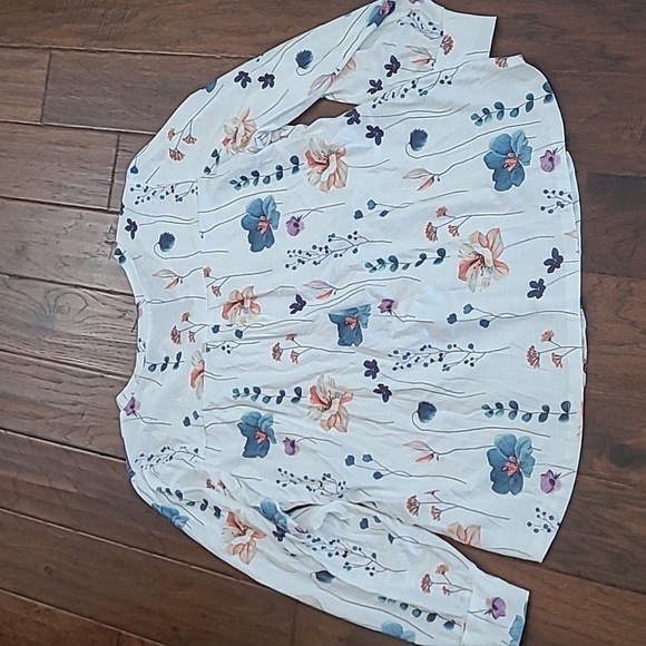 NWT Zeagoo White with Colorful Floral Design Top size 3X - Picture 2 of 7